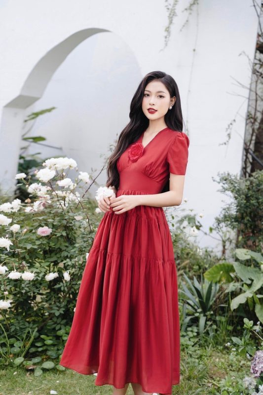 Thủy Tiên, Đỗ Mỹ Linh hóa nàng thơ với váy áo tông hồng - 2sao