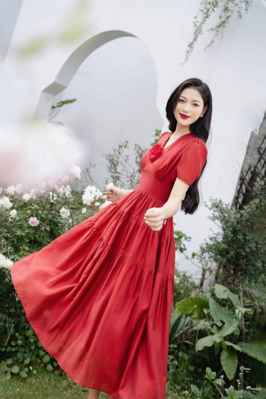 Đầm Tơ Nhật Đính Hoa Đỏ Xinh Xắn Cho Nàng Thơ - VADLADY