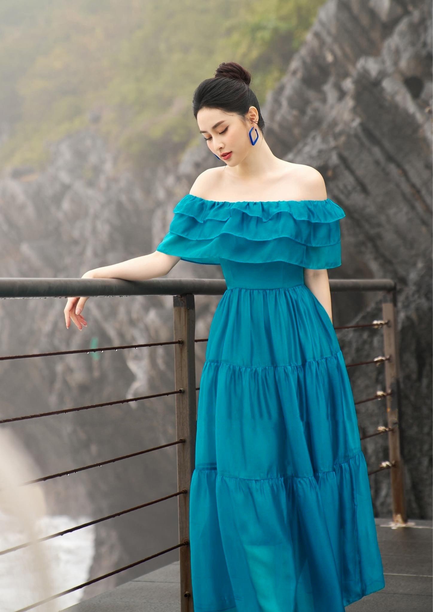 Đầm Maxi Tơ Hàn Cao Cấp Trễ Vai Xanh Xinh Xắn Thời Trang Nữ - VADLADY