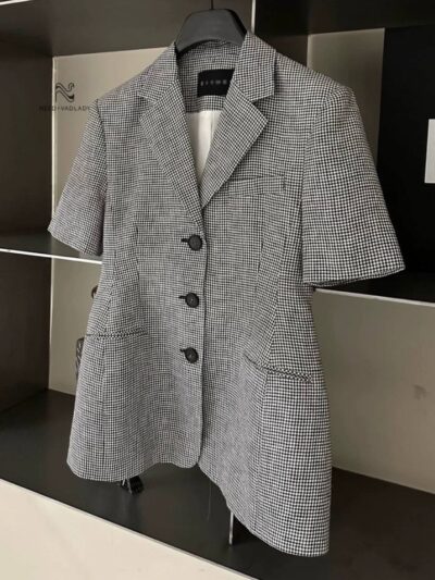 Áo blazer Kẻ Zíc Zắc Ngắn Tay 3 Cúc - VADLADY